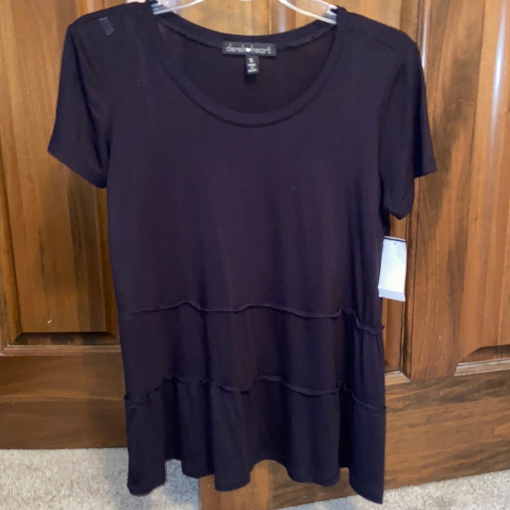 Black short sleeve top